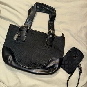 Vintage Y2K coach Elegant Black Tote Bag with Matching Pouch
